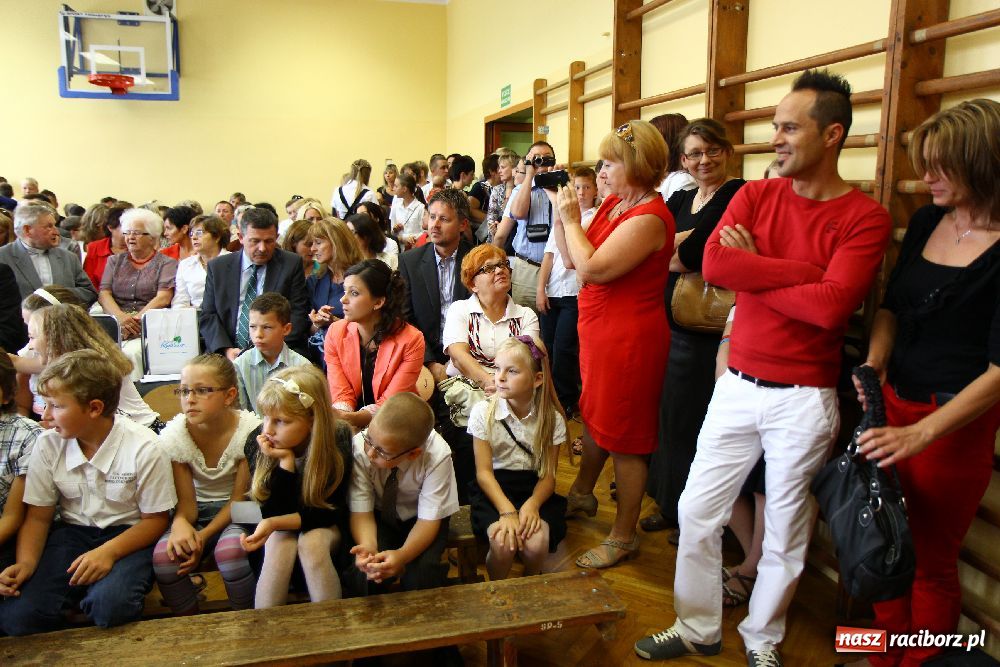 Zdjęcie w galerii na portalu naszraciborz.pl: Miejska inauguracja roku szkolnego w SP 5 wiadomości z regionu
