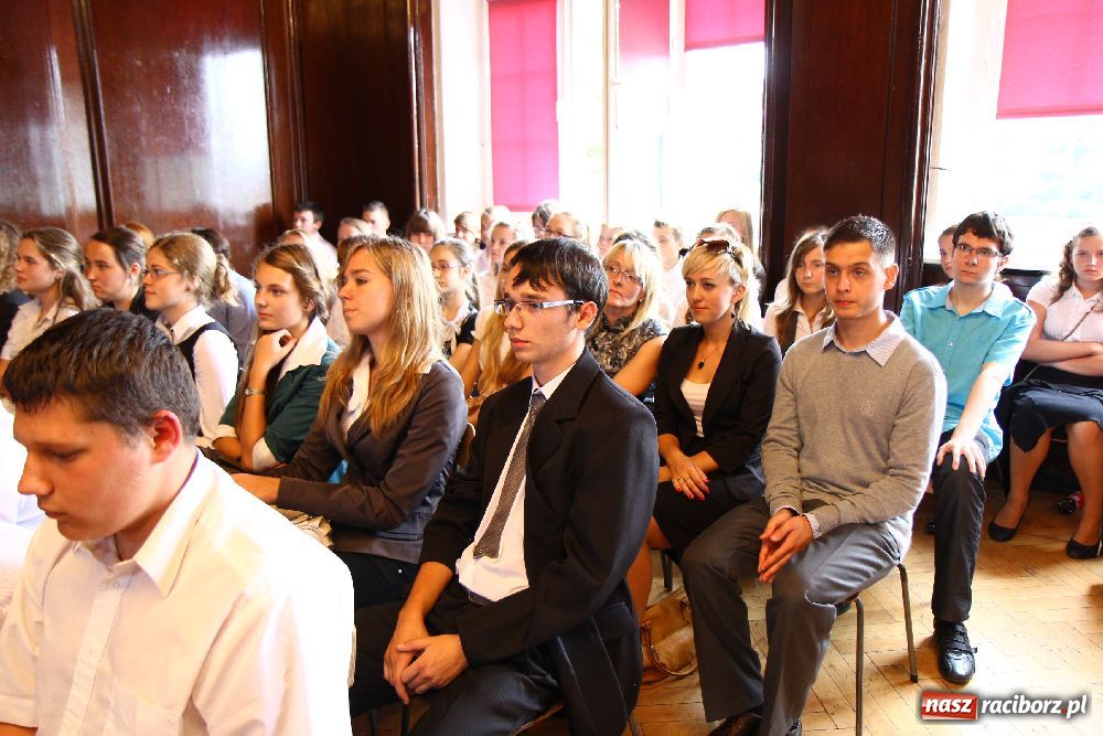 Zdjęcie w galerii na portalu naszraciborz.pl: Powiatowe rozpoczęcie roku szkolnego wiadomości z regionu