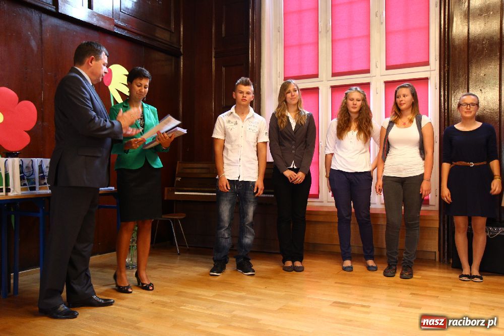 Zdjęcie w galerii na portalu naszraciborz.pl: Powiatowe rozpoczęcie roku szkolnego wiadomości z regionu