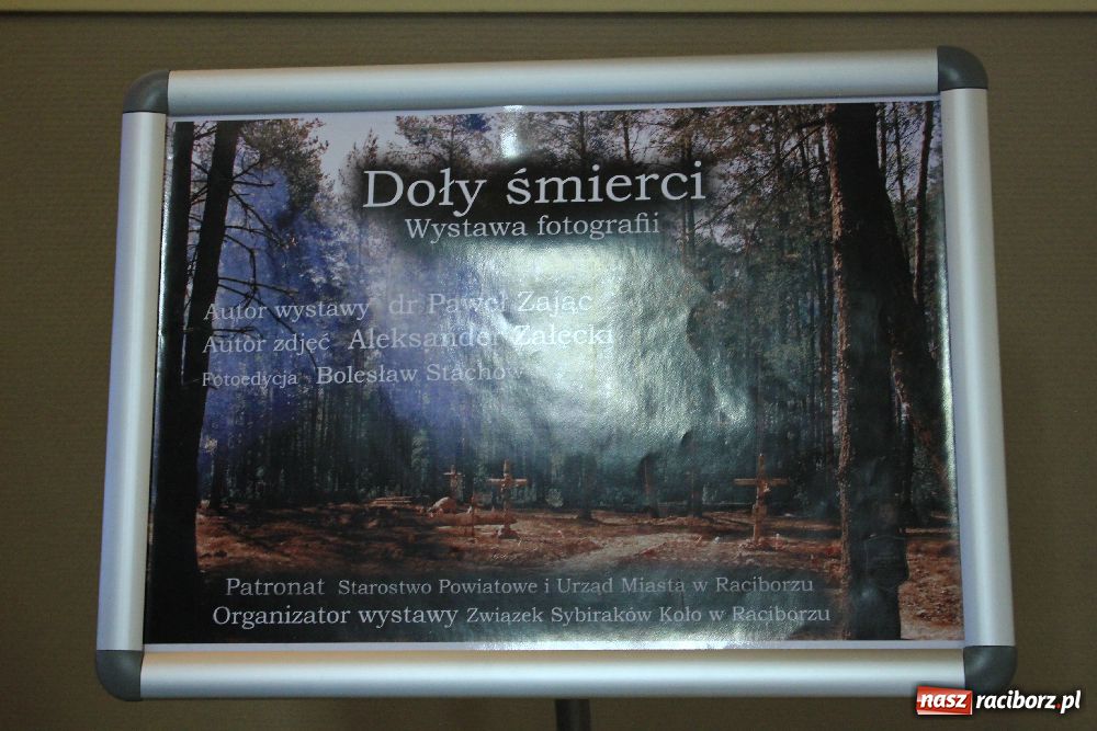 Zdjęcie w galerii na portalu naszraciborz.pl: Katyń. Doły śmierci. Wystawa w RCK wiadomości z regionu