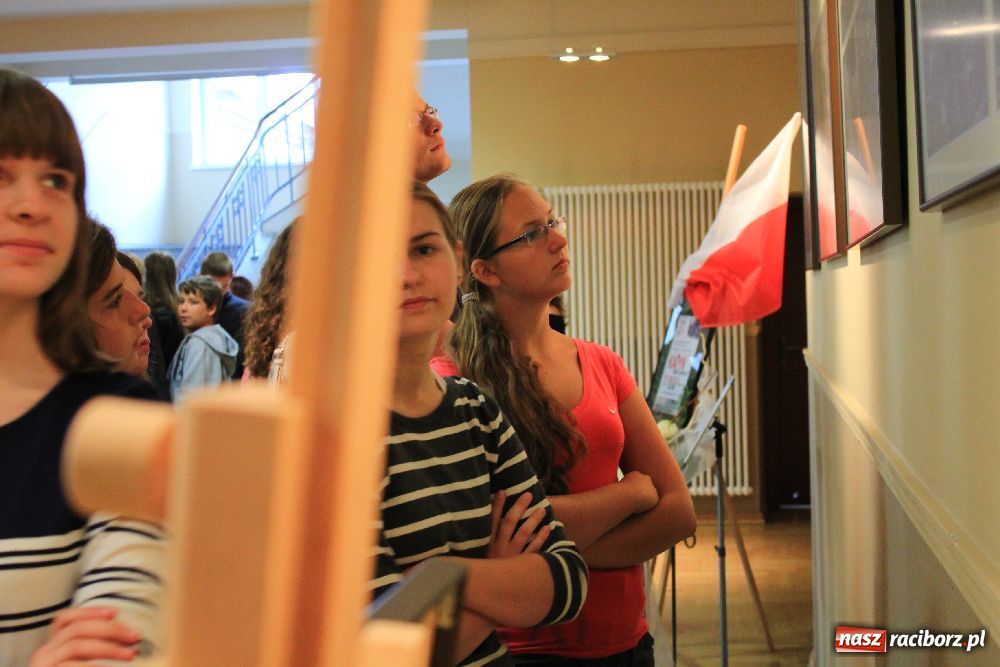 Zdjęcie w galerii na portalu naszraciborz.pl: Katyń. Doły śmierci. Wystawa w RCK wiadomości z regionu