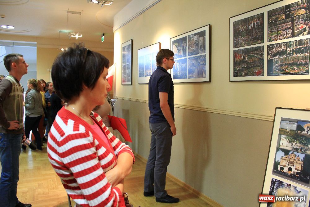 Zdjęcie w galerii na portalu naszraciborz.pl: Katyń. Doły śmierci. Wystawa w RCK wiadomości z regionu