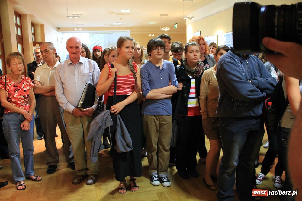 Zdjęcie w galerii na portalu naszraciborz.pl: Katyń. Doły śmierci. Wystawa w RCK wiadomości z regionu