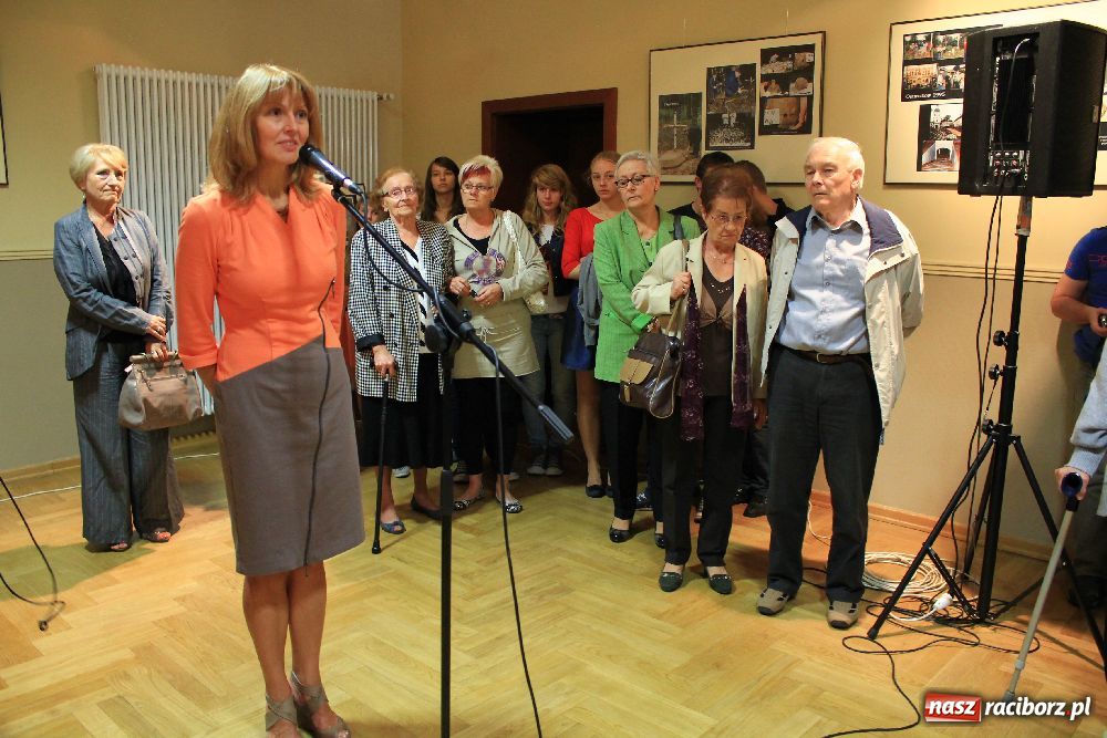 Zdjęcie w galerii na portalu naszraciborz.pl: Katyń. Doły śmierci. Wystawa w RCK wiadomości z regionu