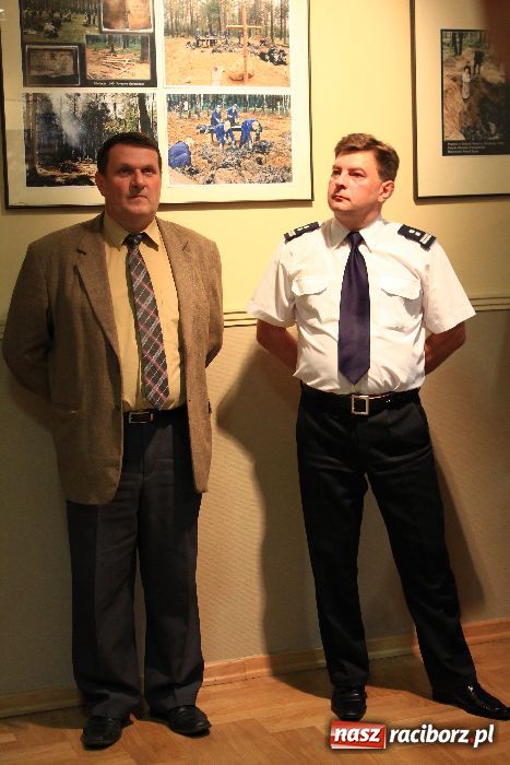 Zdjęcie w galerii na portalu naszraciborz.pl: Katyń. Doły śmierci. Wystawa w RCK wiadomości z regionu