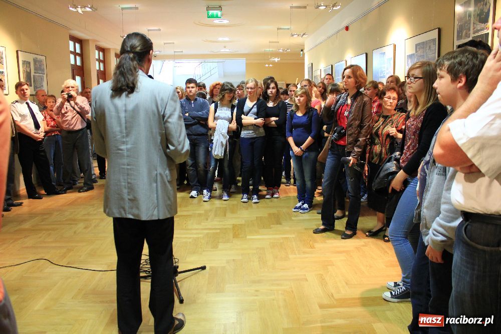 Zdjęcie w galerii na portalu naszraciborz.pl: Katyń. Doły śmierci. Wystawa w RCK wiadomości z regionu