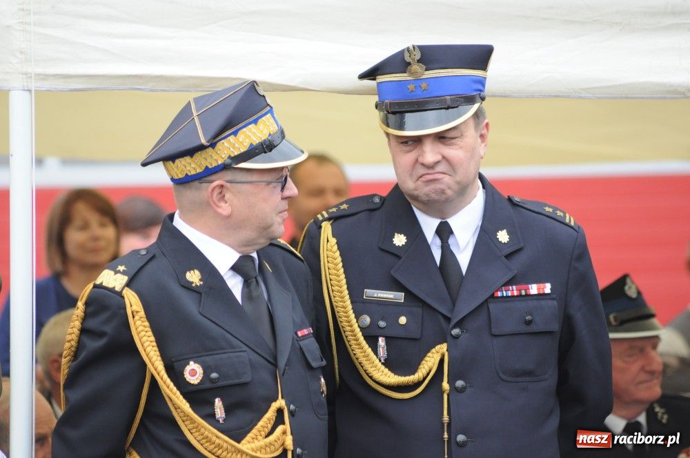 Zdjęcie w galerii na portalu naszraciborz.pl: Nowiutki strażacki mercedes w Siedliskach wiadomości z regionu