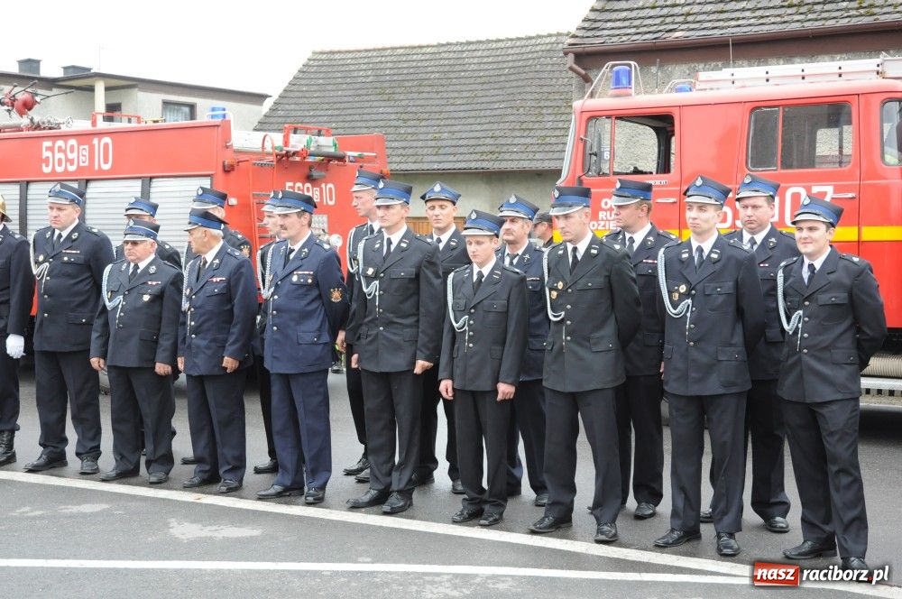 Zdjęcie w galerii na portalu naszraciborz.pl: Nowiutki strażacki mercedes w Siedliskach wiadomości z regionu