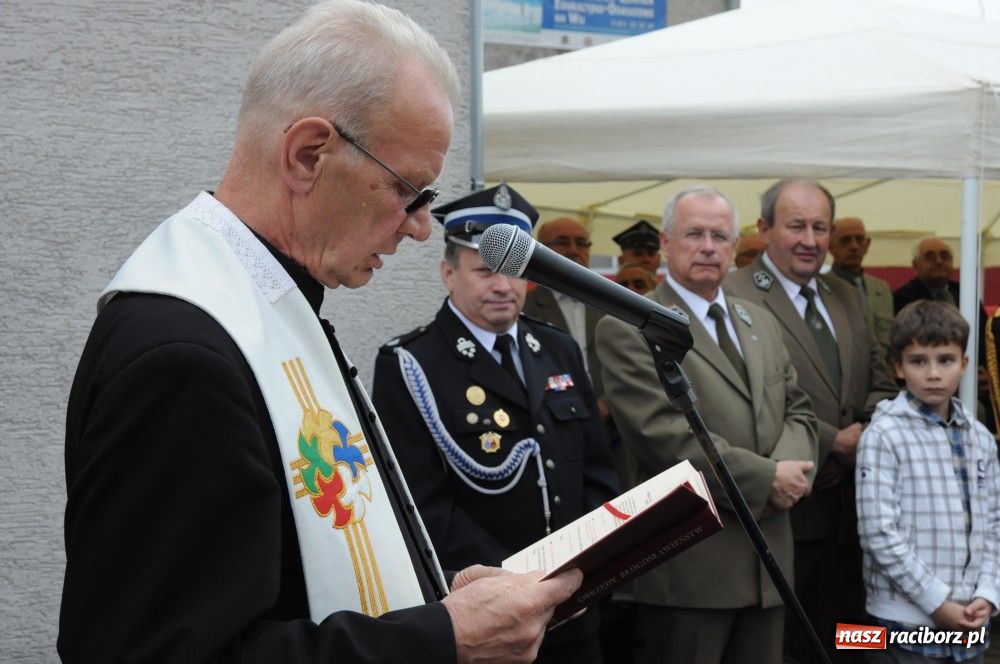 Zdjęcie w galerii na portalu naszraciborz.pl: Nowiutki strażacki mercedes w Siedliskach wiadomości z regionu