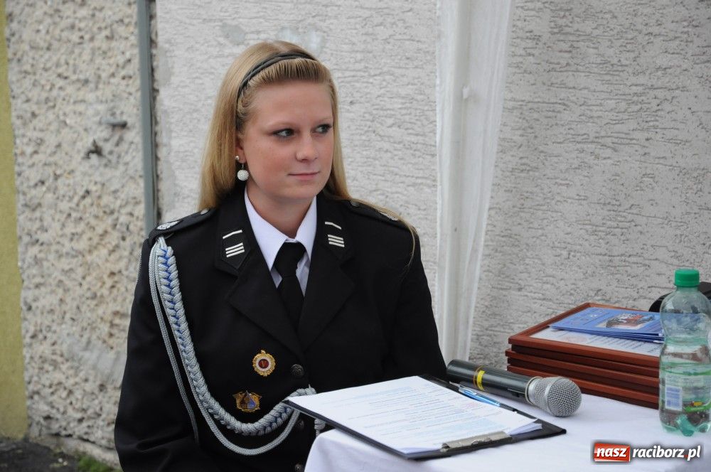 Zdjęcie w galerii na portalu naszraciborz.pl: Nowiutki strażacki mercedes w Siedliskach wiadomości z regionu