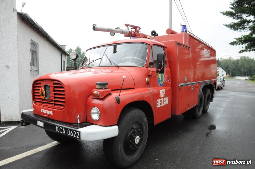 Zdjęcie w galerii na portalu naszraciborz.pl: Nowiutki strażacki mercedes w Siedliskach wiadomości z regionu