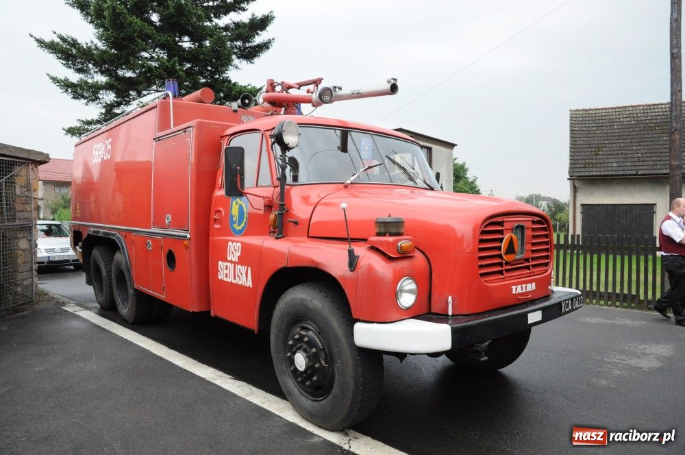 Zdjęcie w galerii na portalu naszraciborz.pl: Nowiutki strażacki mercedes w Siedliskach wiadomości z regionu