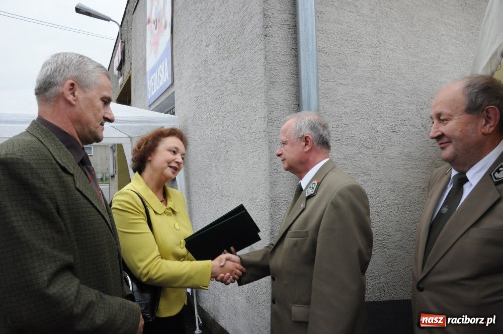 Zdjęcie w galerii na portalu naszraciborz.pl: Nowiutki strażacki mercedes w Siedliskach wiadomości z regionu