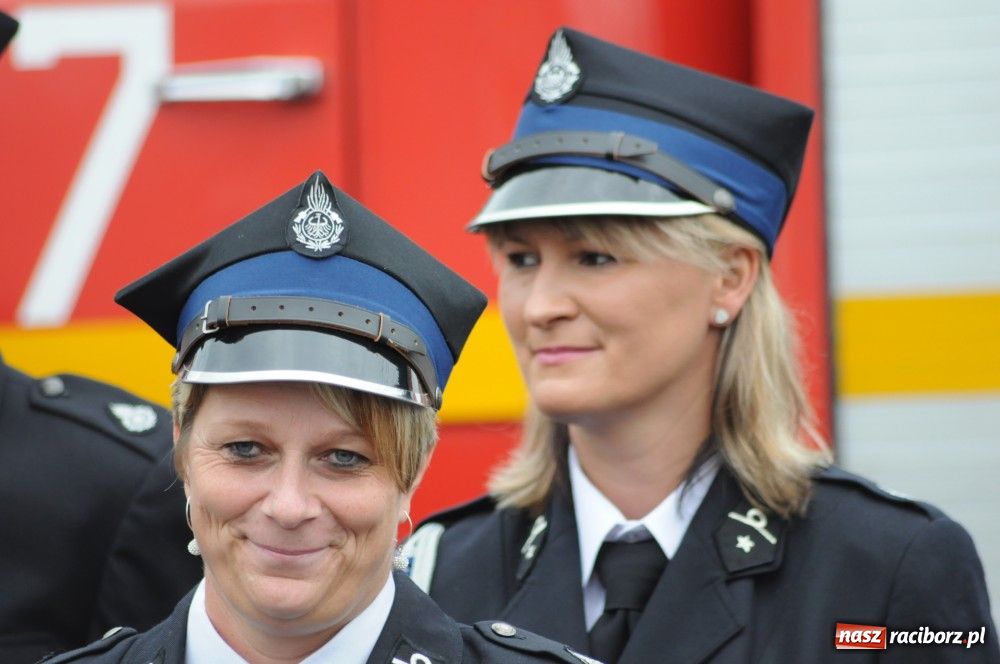 Zdjęcie w galerii na portalu naszraciborz.pl: Nowiutki strażacki mercedes w Siedliskach wiadomości z regionu