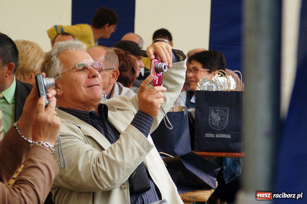 Zdjęcie w galerii na portalu naszraciborz.pl: Chcąc rozpalać, trzeba samemu płonąć wiadomości z regionu
