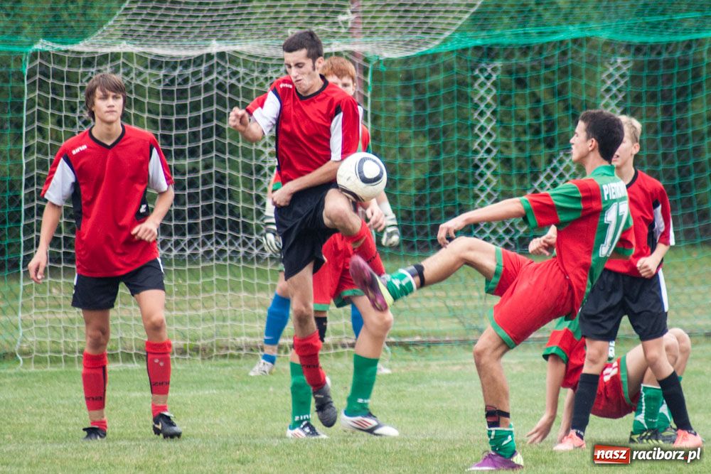 Zdjęcie w galerii na portalu naszraciborz.pl: Derby gminy dla juniorów Samborowic wiadomości z regionu