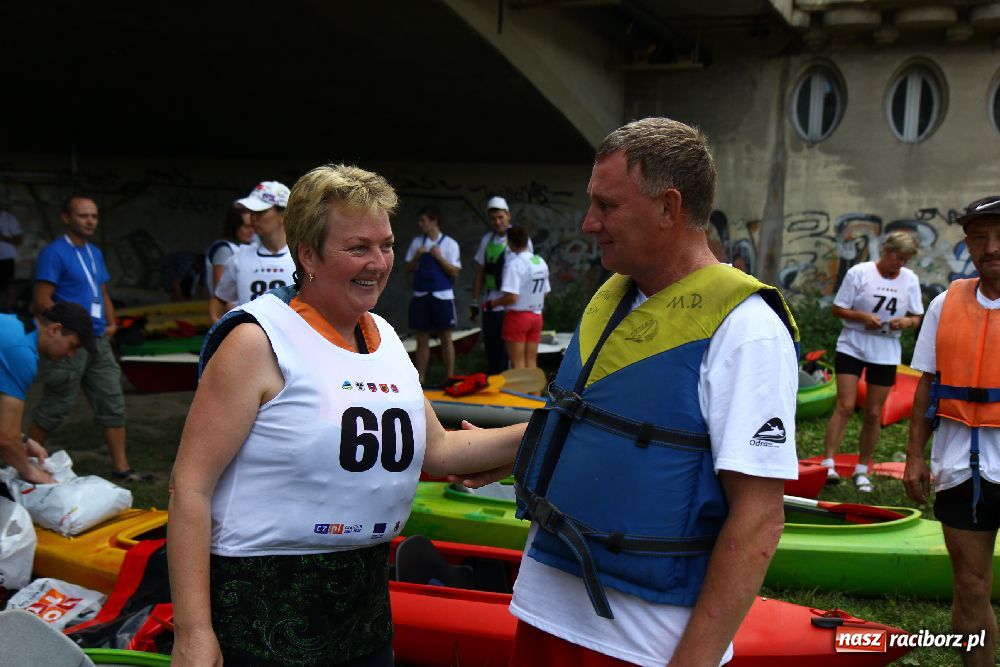 Zdjęcie w galerii na portalu naszraciborz.pl: Ruszył Kajakowy Maraton Odrzański wiadomości z regionu