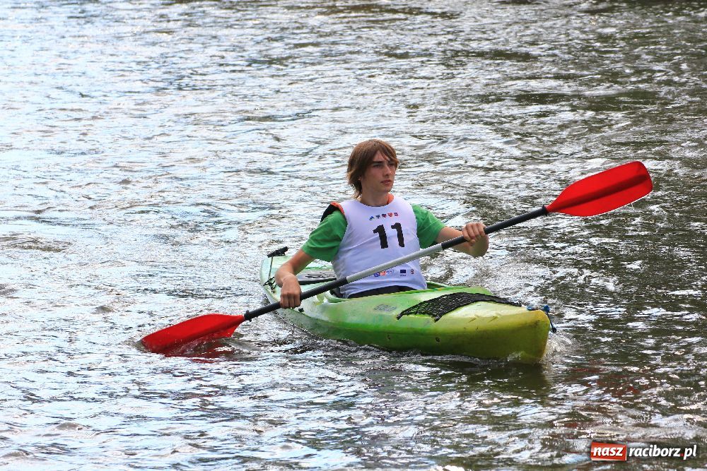 Zdjęcie w galerii na portalu naszraciborz.pl: Ruszył Kajakowy Maraton Odrzański wiadomości z regionu