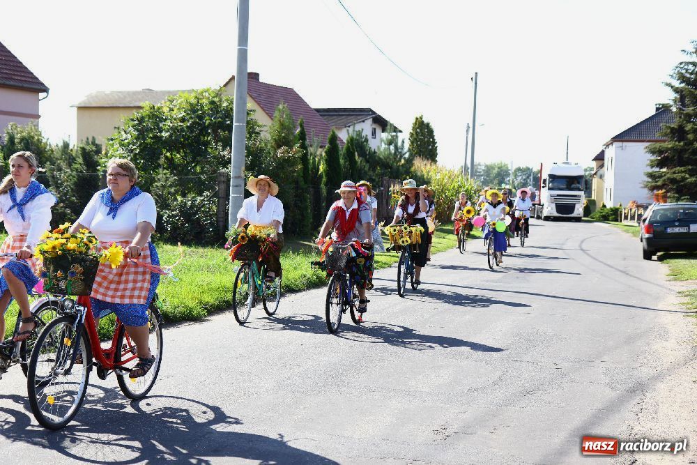 Zdjęcie w galerii na portalu naszraciborz.pl: Dożynki wiejskie w Makowie wiadomości z regionu