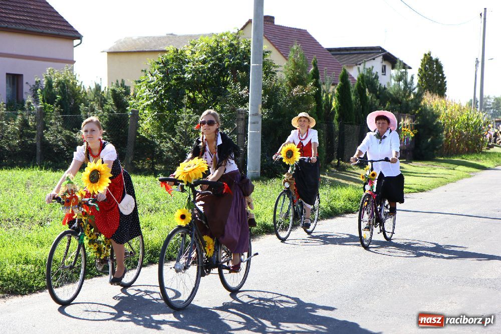 Zdjęcie w galerii na portalu naszraciborz.pl: Dożynki wiejskie w Makowie wiadomości z regionu