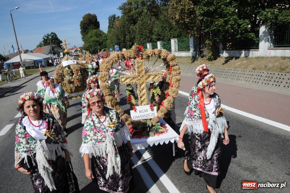 Zdjęcie w galerii na portalu naszraciborz.pl: Tłumy na dożynkach w Krzyżanowicach wiadomości z regionu