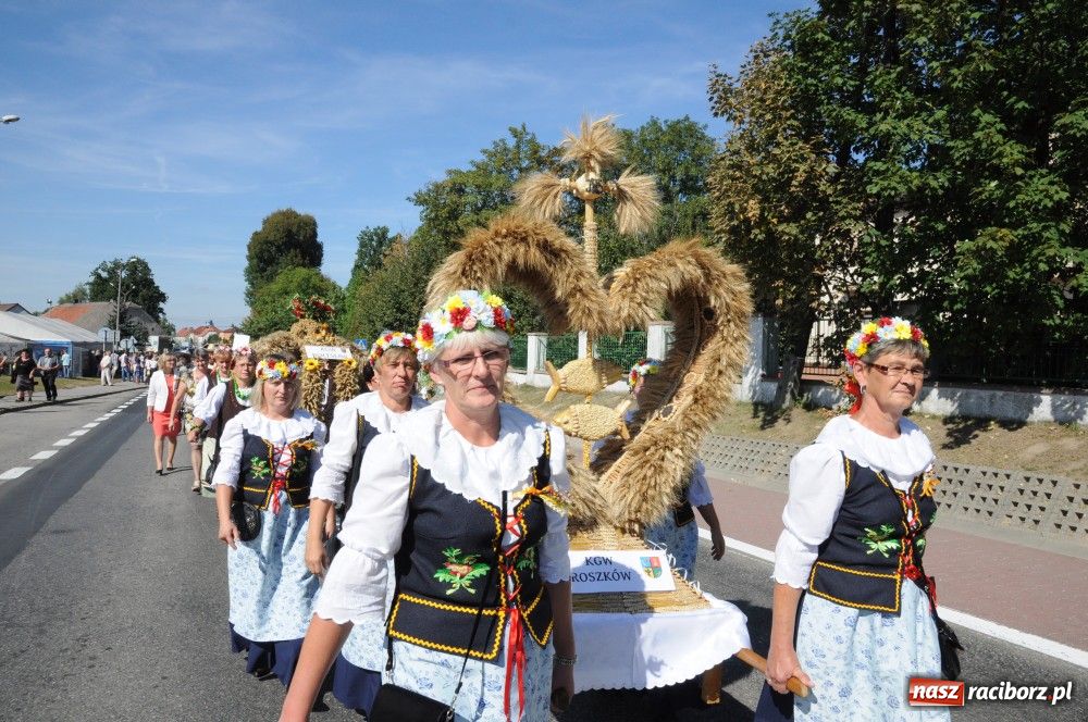 Zdjęcie w galerii na portalu naszraciborz.pl: Tłumy na dożynkach w Krzyżanowicach wiadomości z regionu