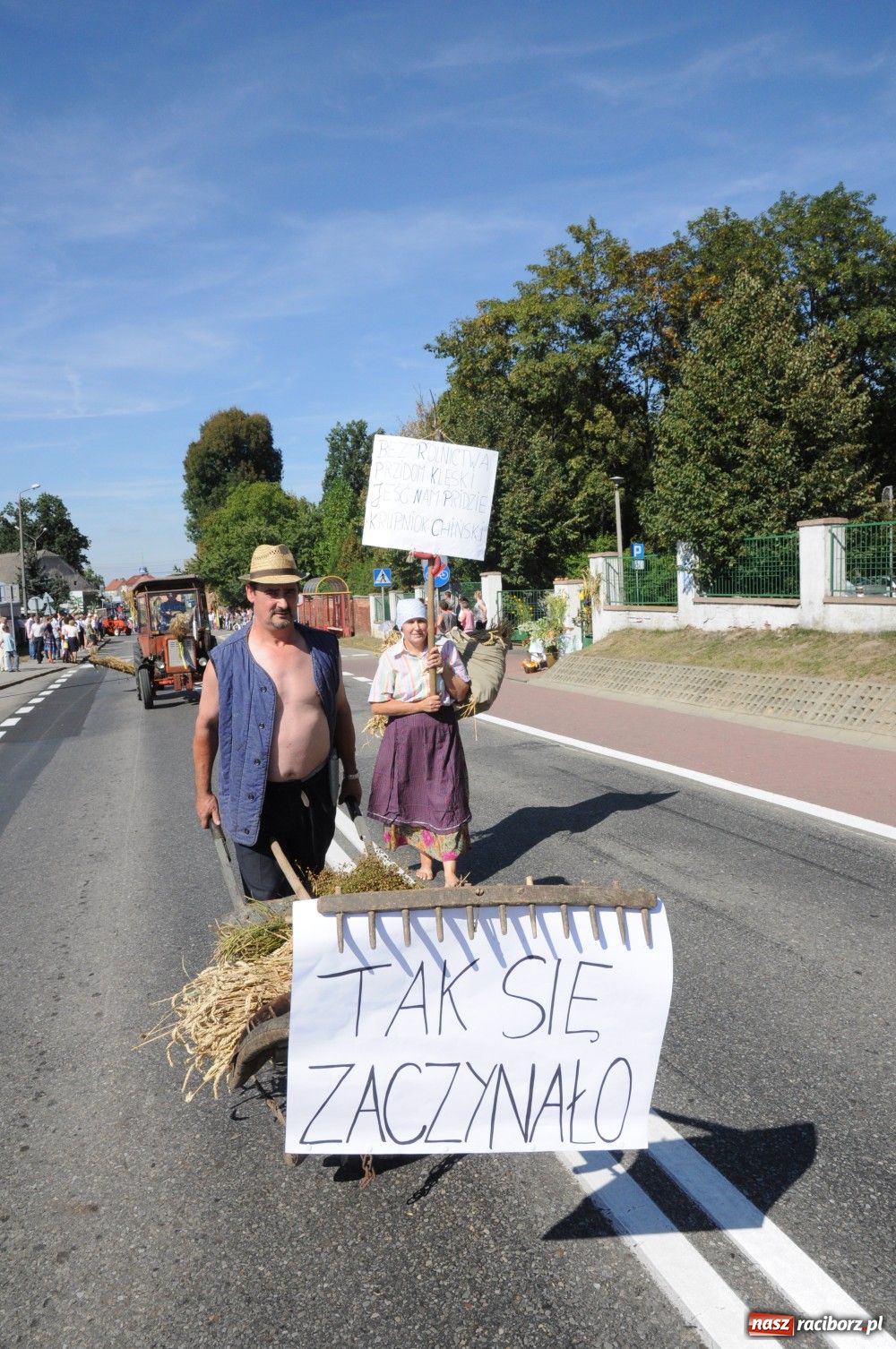 Zdjęcie w galerii na portalu naszraciborz.pl: Tłumy na dożynkach w Krzyżanowicach wiadomości z regionu