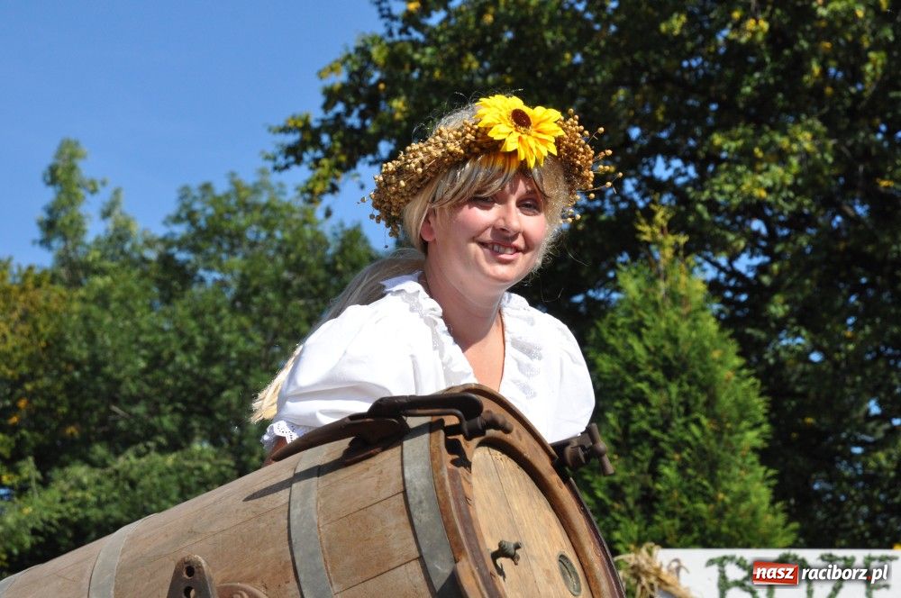 Zdjęcie w galerii na portalu naszraciborz.pl: Tłumy na dożynkach w Krzyżanowicach wiadomości z regionu