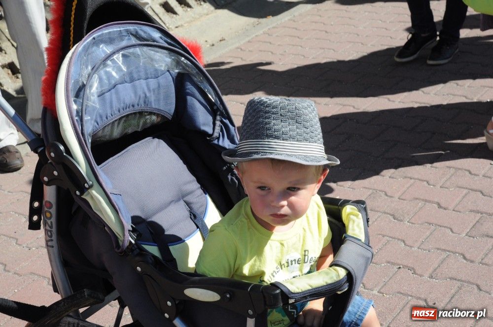 Zdjęcie w galerii na portalu naszraciborz.pl: Tłumy na dożynkach w Krzyżanowicach wiadomości z regionu