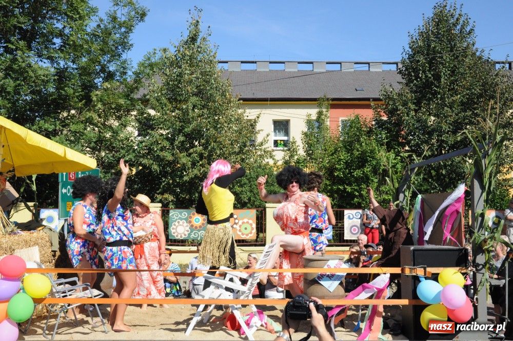 Zdjęcie w galerii na portalu naszraciborz.pl: Tłumy na dożynkach w Krzyżanowicach wiadomości z regionu