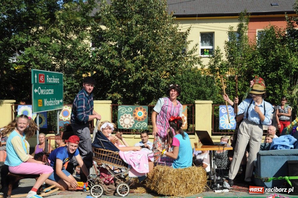 Zdjęcie w galerii na portalu naszraciborz.pl: Tłumy na dożynkach w Krzyżanowicach wiadomości z regionu