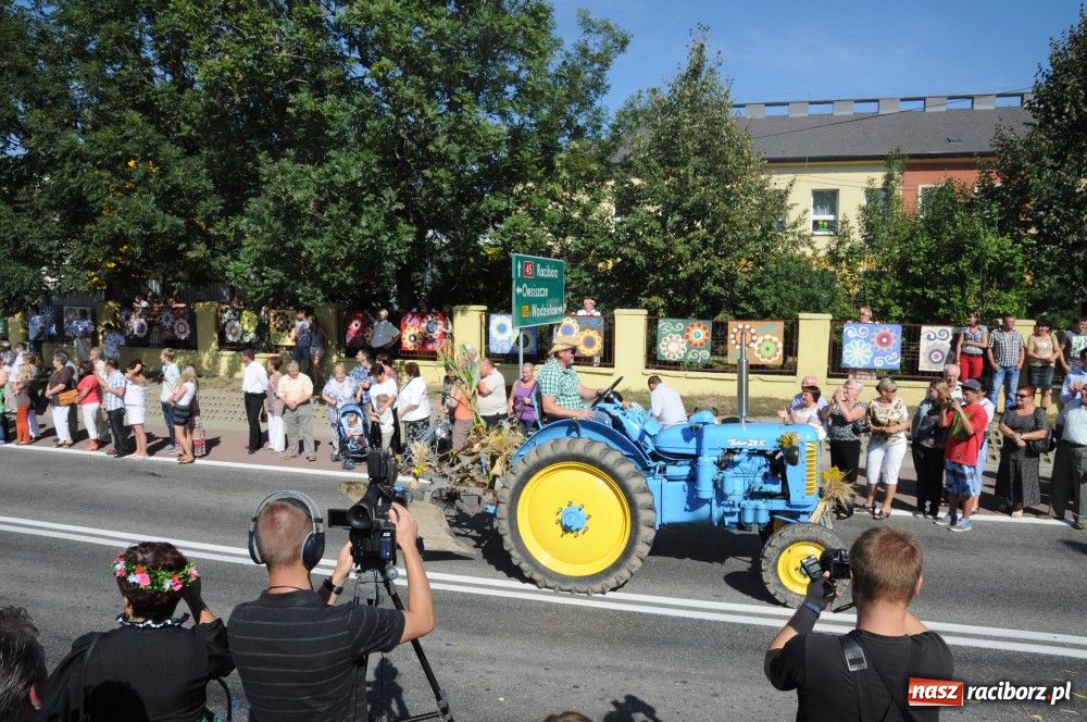 Zdjęcie w galerii na portalu naszraciborz.pl: Tłumy na dożynkach w Krzyżanowicach wiadomości z regionu