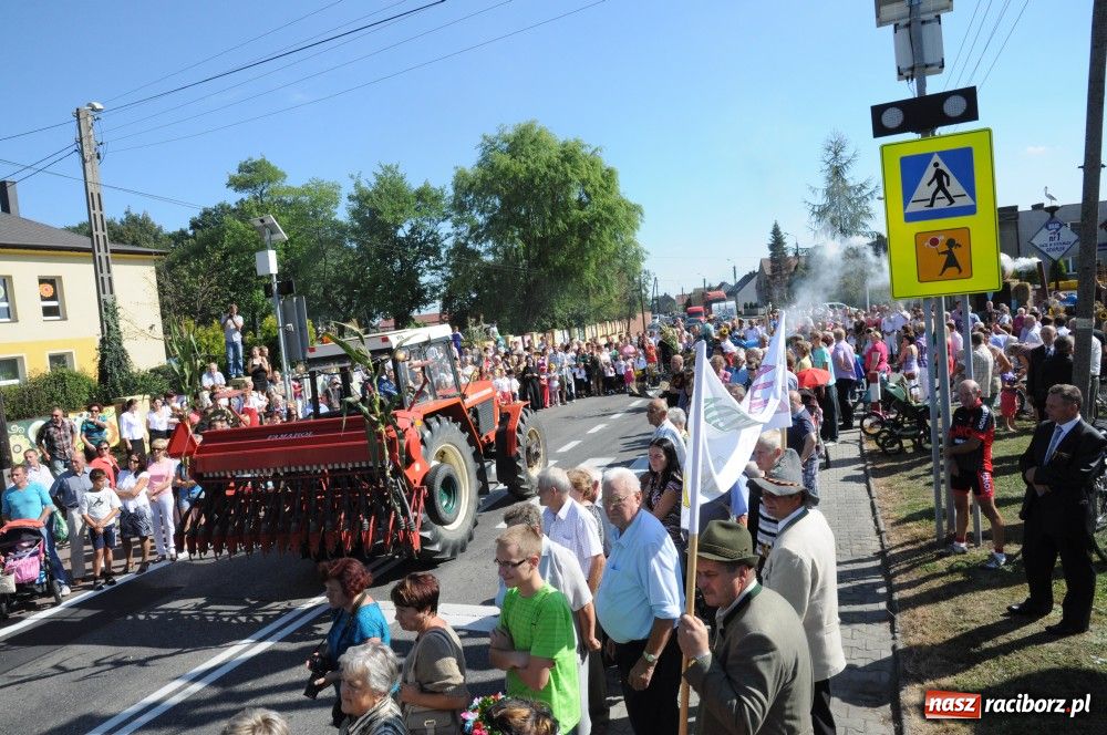 Zdjęcie w galerii na portalu naszraciborz.pl: Tłumy na dożynkach w Krzyżanowicach wiadomości z regionu