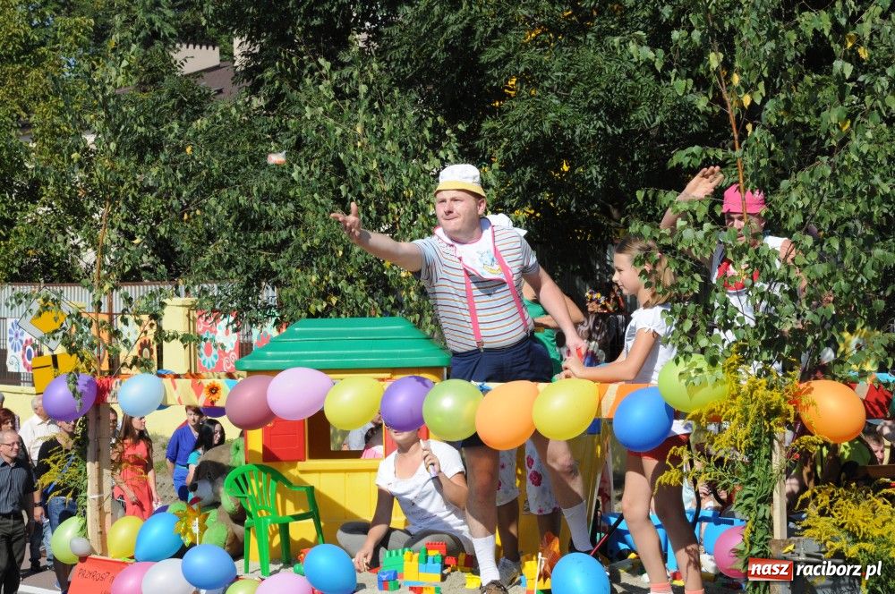 Zdjęcie w galerii na portalu naszraciborz.pl: Tłumy na dożynkach w Krzyżanowicach wiadomości z regionu