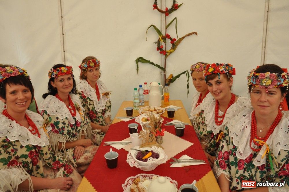 Zdjęcie w galerii na portalu naszraciborz.pl: Tłumy na dożynkach w Krzyżanowicach wiadomości z regionu