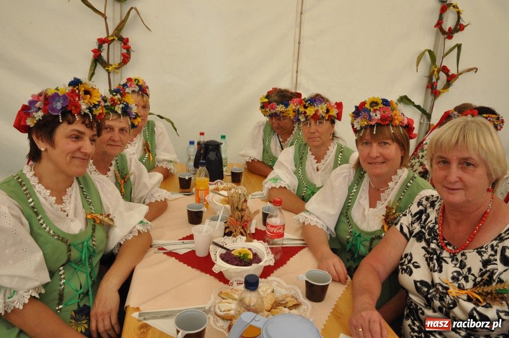 Zdjęcie w galerii na portalu naszraciborz.pl: Tłumy na dożynkach w Krzyżanowicach wiadomości z regionu
