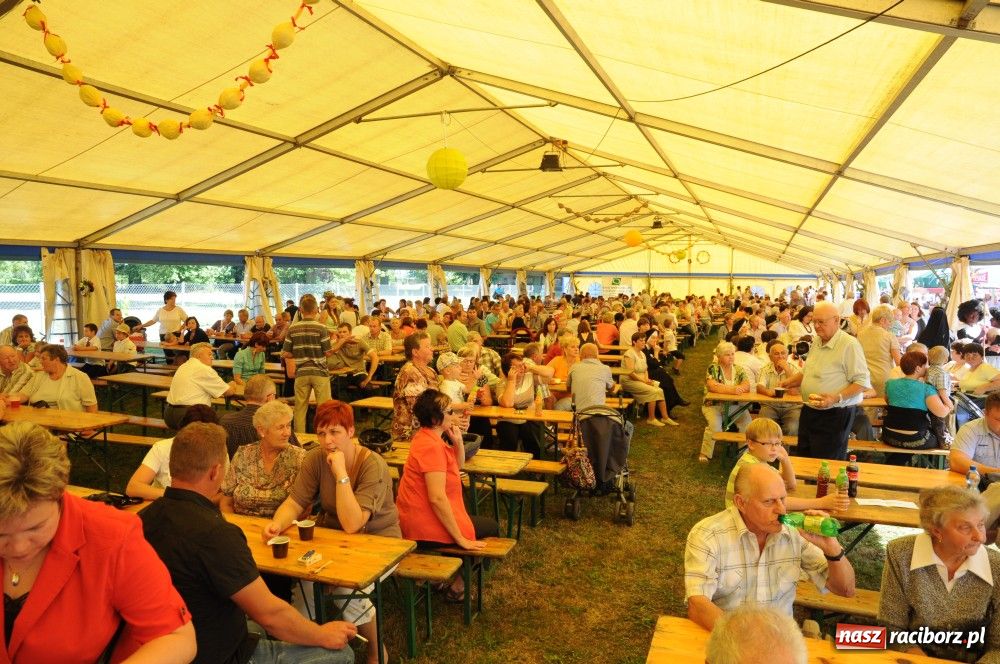 Zdjęcie w galerii na portalu naszraciborz.pl: Tłumy na dożynkach w Krzyżanowicach wiadomości z regionu