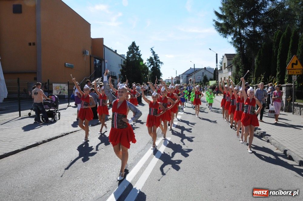 Zdjęcie w galerii na portalu naszraciborz.pl: Tłumy na dożynkach w Krzyżanowicach wiadomości z regionu
