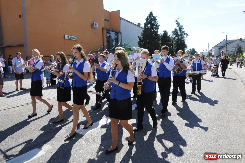 Zdjęcie w galerii na portalu naszraciborz.pl: Tłumy na dożynkach w Krzyżanowicach wiadomości z regionu