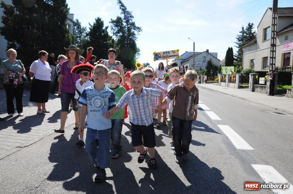 Zdjęcie w galerii na portalu naszraciborz.pl: Tłumy na dożynkach w Krzyżanowicach wiadomości z regionu