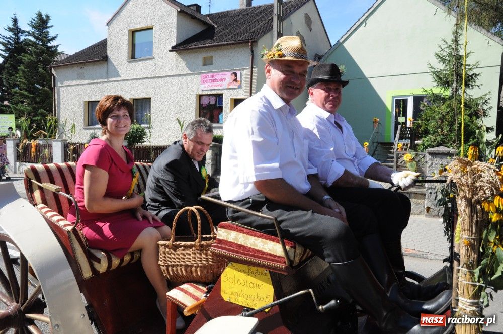 Zdjęcie w galerii na portalu naszraciborz.pl: Tłumy na dożynkach w Krzyżanowicach wiadomości z regionu