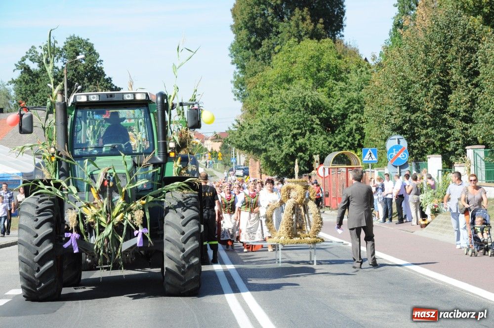 Zdjęcie w galerii na portalu naszraciborz.pl: Tłumy na dożynkach w Krzyżanowicach wiadomości z regionu