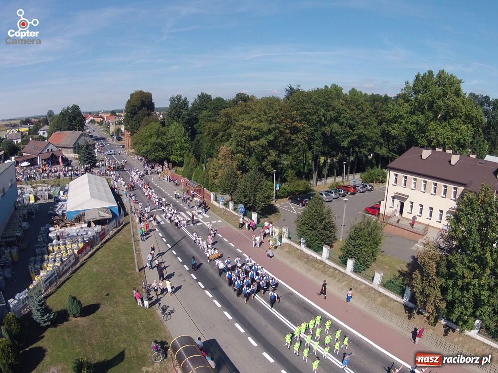 Zdjęcie w galerii na portalu naszraciborz.pl: Dożynki w Krzyżanowicach z lotu ptaka wiadomości z regionu