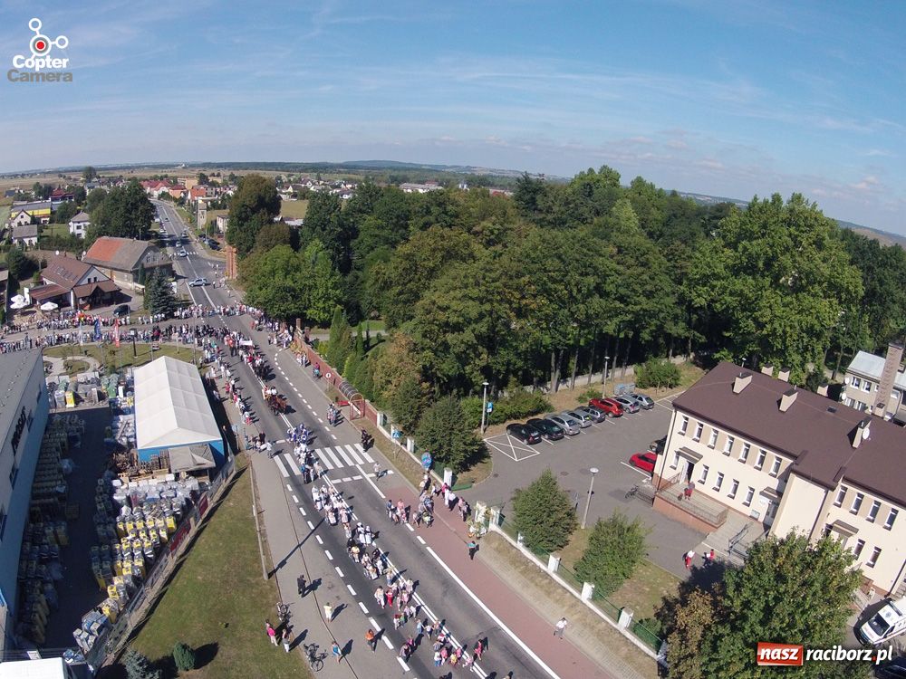 Zdjęcie w galerii na portalu naszraciborz.pl: Dożynki w Krzyżanowicach z lotu ptaka wiadomości z regionu