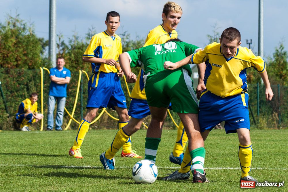 Zdjęcie w galerii na portalu naszraciborz.pl: Grad goli w derbach Raciborza wiadomości z regionu