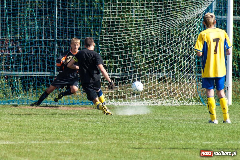 Zdjęcie w galerii na portalu naszraciborz.pl: Grad goli w derbach Raciborza wiadomości z regionu