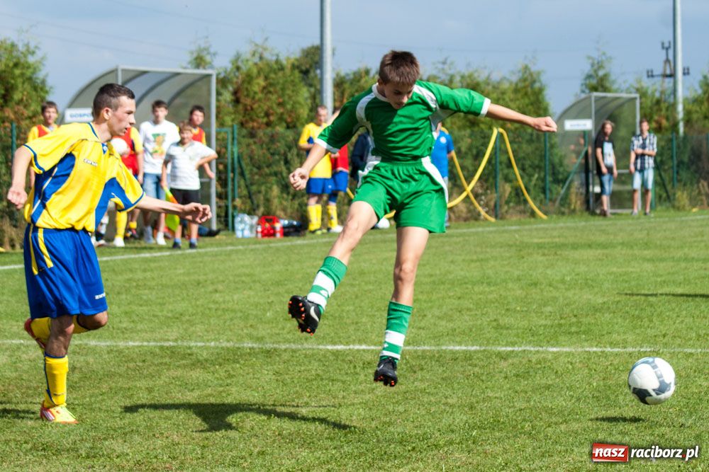Zdjęcie w galerii na portalu naszraciborz.pl: Grad goli w derbach Raciborza wiadomości z regionu