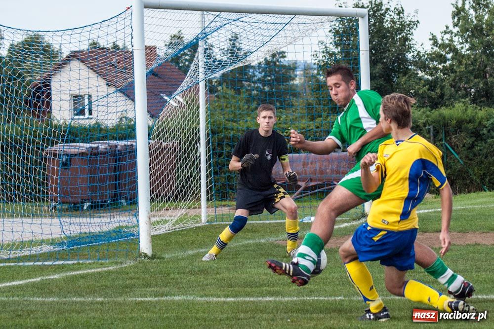 Zdjęcie w galerii na portalu naszraciborz.pl: Grad goli w derbach Raciborza wiadomości z regionu