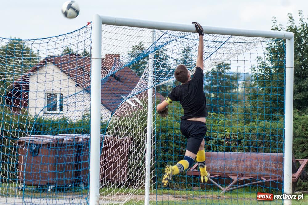 Zdjęcie w galerii na portalu naszraciborz.pl: Grad goli w derbach Raciborza wiadomości z regionu
