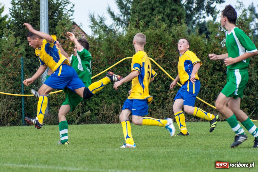 Zdjęcie w galerii na portalu naszraciborz.pl: Grad goli w derbach Raciborza wiadomości z regionu
